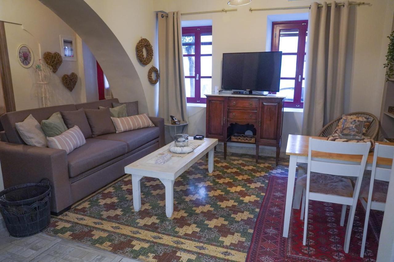 Traditional House Of 1898 In The Heart Of Old Town Of Nafplio Luaran gambar