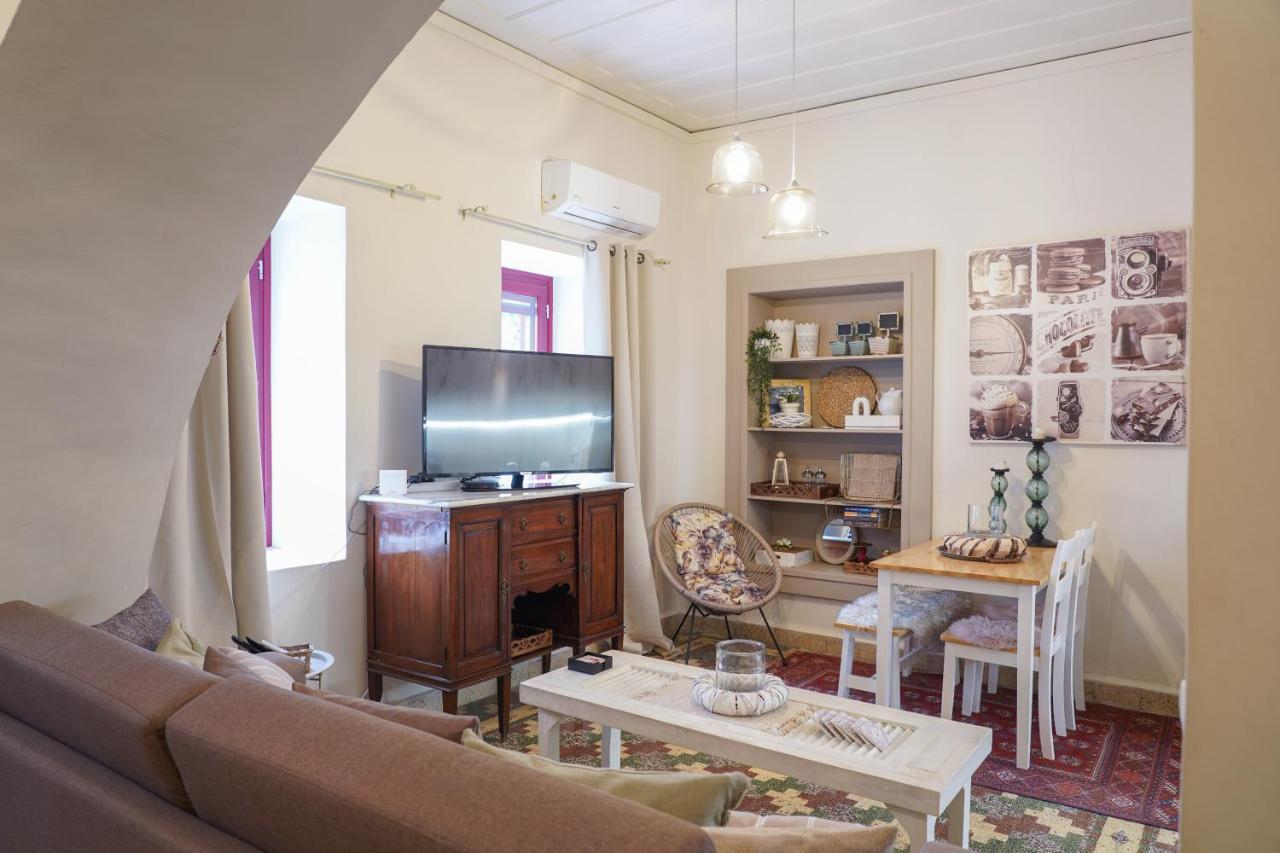 Traditional House Of 1898 In The Heart Of Old Town Of Nafplio Luaran gambar